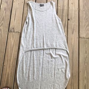Cashmere sleeveless hi-lo sweater